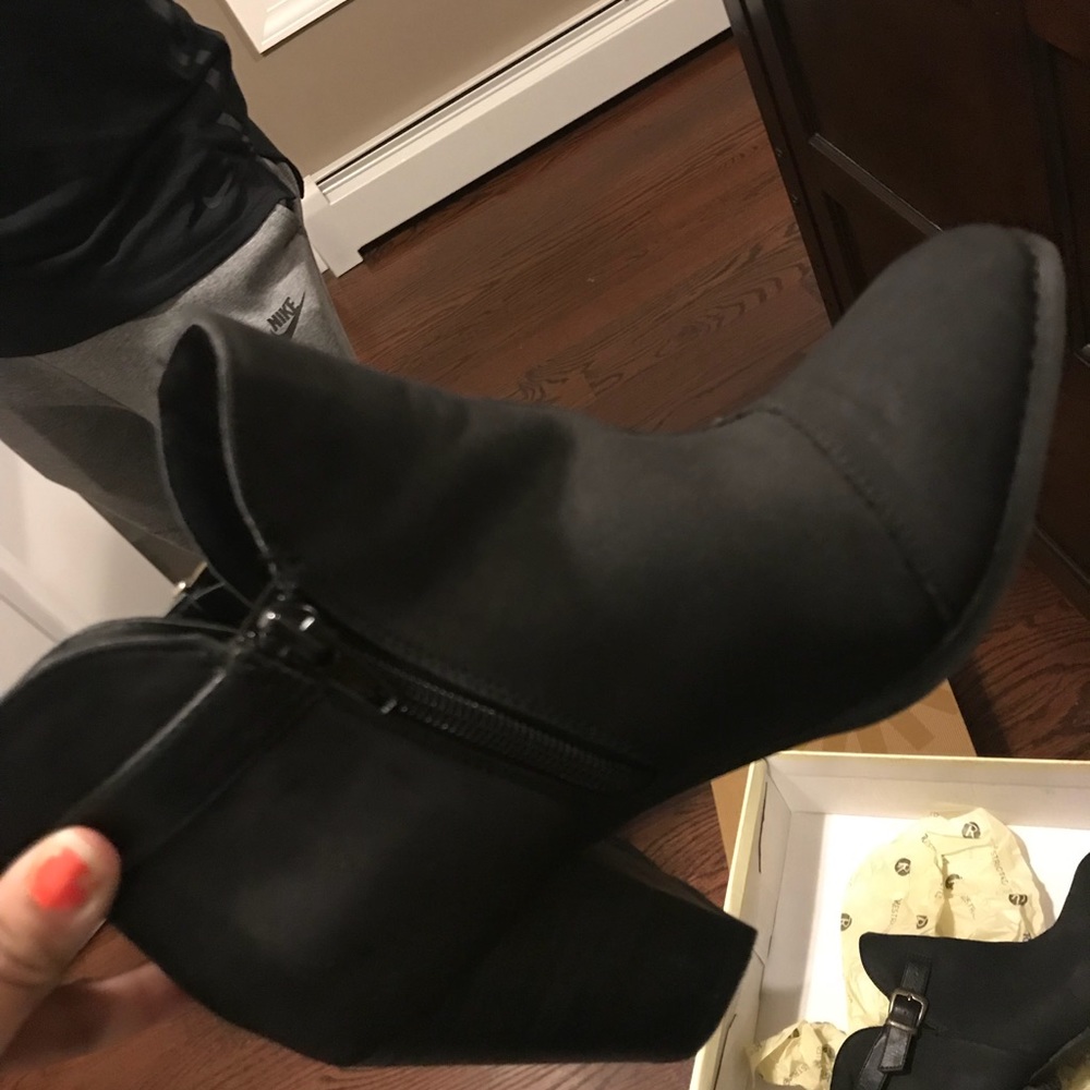 Black restricted boots